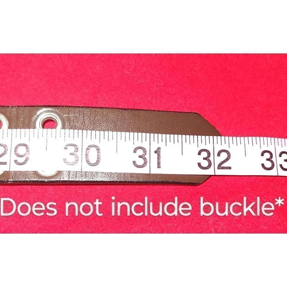 Levi's reversible brown/black belt grommets Size M 26-28. Some wear.